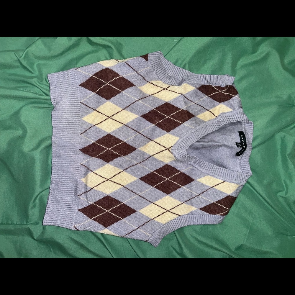 Cropped sweater vest